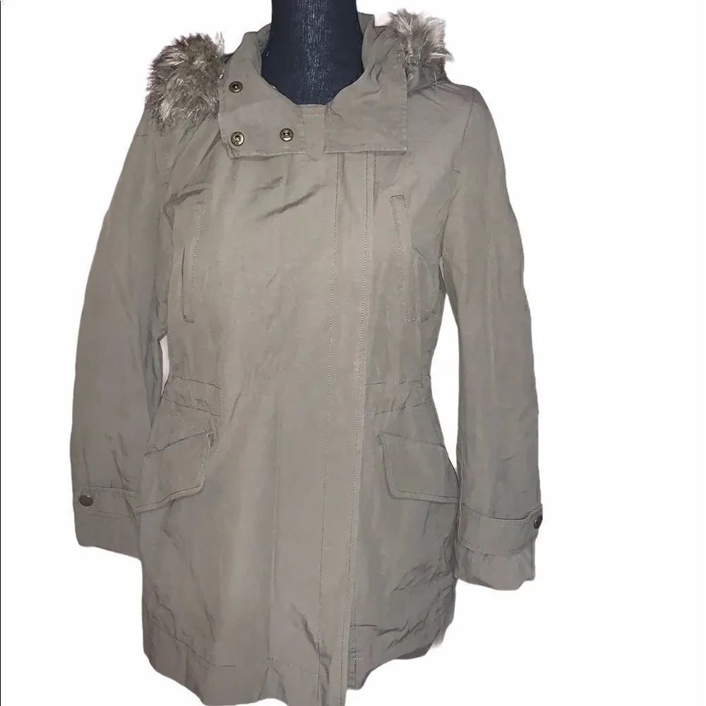 Loft Jacket  - Picture 2 of 8